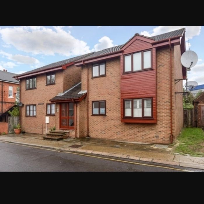 1 Bed Flat, Dorchester Court, NW2 - Photo 1