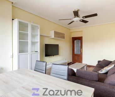 Piso de alquiler en C. de Alejandro Sánchez, Opañel - Photo 2