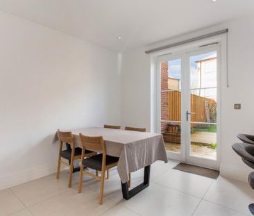 4 bedroom semi-detached house to rent - Photo 1