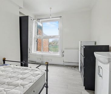 1 Bedroom House / Flat Share to let - Photo 6