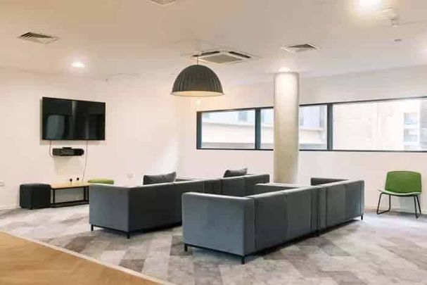 Medium Standard Double Ensuite - Photo 1