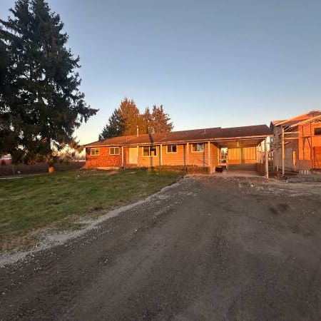 Country Living with 2 Kitchens - Photo 4