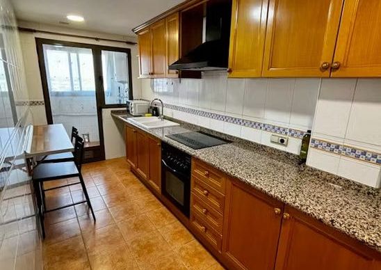 Carrer de les Roses, Manises, Valencian Community 46940