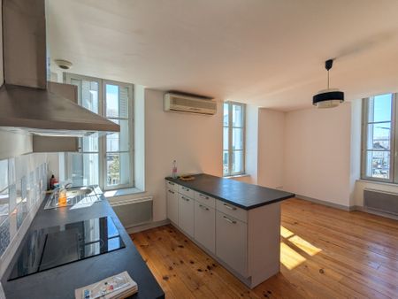 Location Appartement 3 pièces 61m² ISSOUDUN 36100 - Photo 3