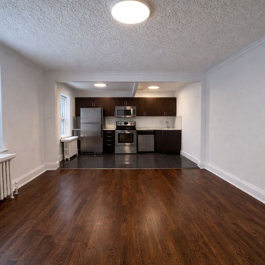 For Lease - 2404 Queen Street Unit# 35, Toronto, Ontario - Photo 1