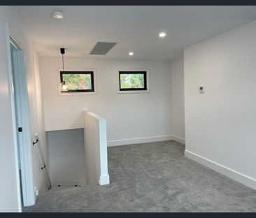 Premium 4-Bed Townhouse in Sought-After Balwyn North - Photo 1