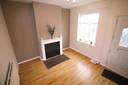 2 bedroom terraced house to rent - Photo 2
