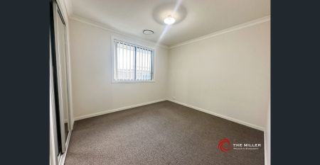 Modern House right next to Shopping Centre! - Photo 2