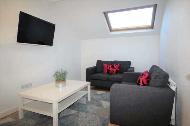 Flat 4, 55 Clarendon Road, LS2 9NZ, Leeds - Photo 1