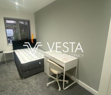 6 bedroom terraced house to rent - Photo 2