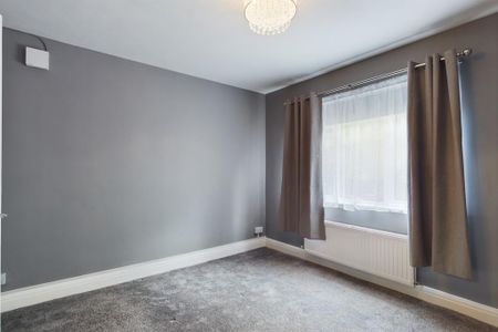 1 bedroom ground floor flat to rent - Photo 2
