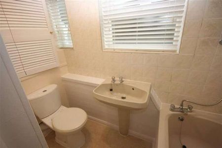 A ground floor one bedroom apartment to rent, within 1 mile of Reading's town centre. - Photo 4