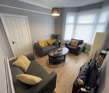 4 bedroom terraced house to rent - Photo 1