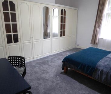 4 bedroom house to rent - Photo 2