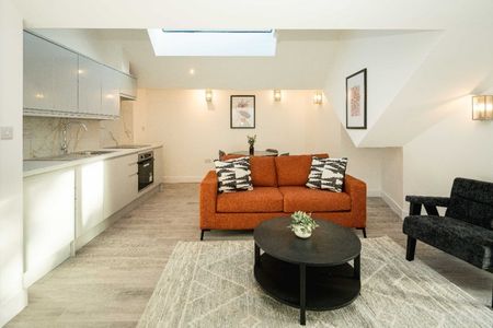 Cuckoo Hall Lane, London - Photo 3