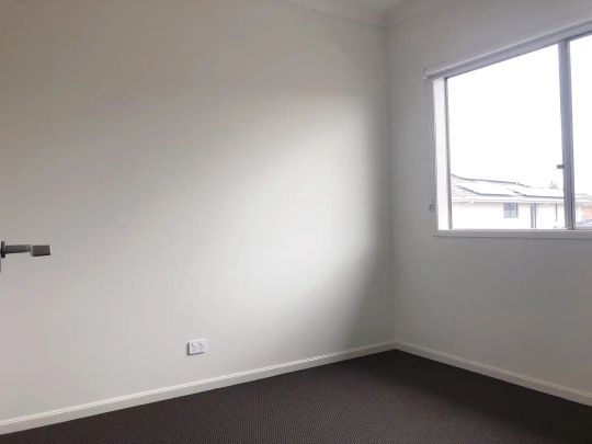 “Convenient & Spacious Family Home” - Photo 1