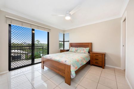 Modern Apartment with Breathtaking City & River Views - Photo 4