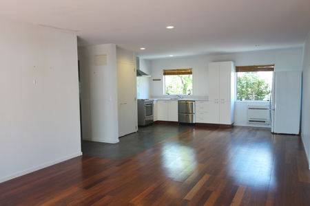 2-Bedroom Apartment in Merivale - Photo 3