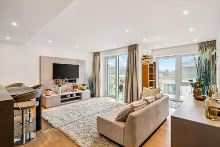 3 bedroom flat to rent - Photo 4