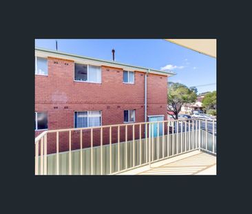 Top Floor Two Bedroom Apartment in Desirable Dulwich Hill Location - Photo 3