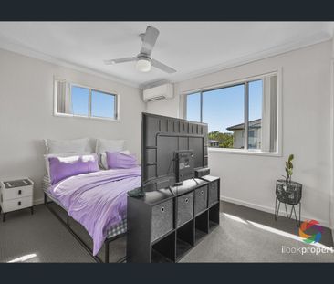 Comfortable Living with a Flexible Floor Plan - Photo 4