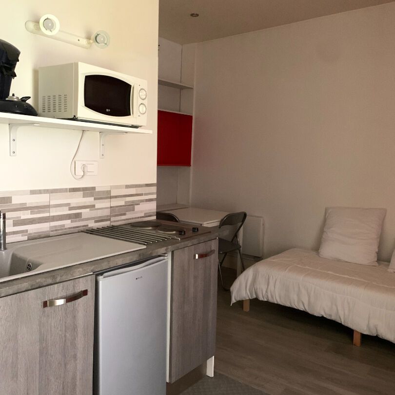 studio meublé en ville avec terrasse - Photo 1