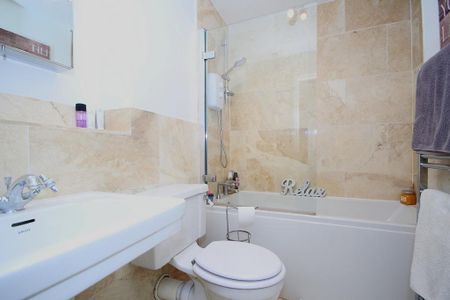 2 bedroom flat to rent - Photo 5