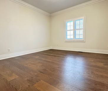 For Lease - 10 Ken Sinclair Crescent, Aurora, Ontario - Photo 4