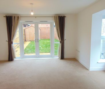 4 bedroom semi-detached house to rent - Photo 1