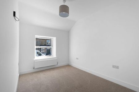 3 bedroom terraced house to rent - Photo 4