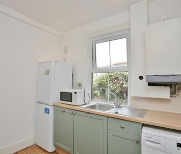 4 bedroom terraced house to rent - Photo 6
