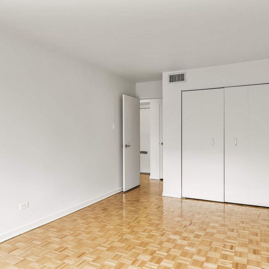 1100 ave Dr. Penfield, Montréal, QC - Photo 1