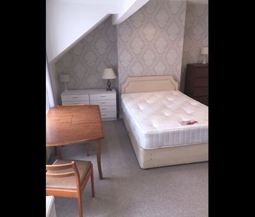 Room in a Shared Flat, Richmond Grove, M13 - Photo 6