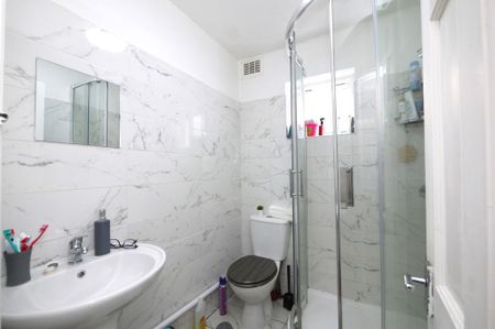 2 bedroom ground floor flat to rent - Photo 5