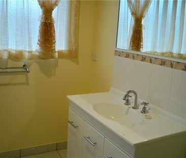 33 Kingfisher Street Kingston TAS 7050 Australia - Photo 2
