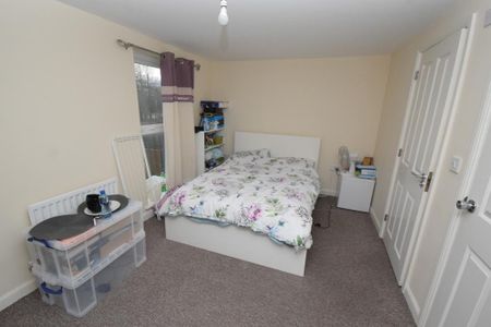 6 bedroom house to rent - Photo 2