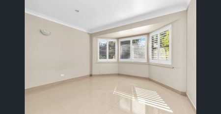 Self contained in-law or guest accommodation, great location! - Photo 2