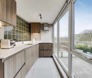 3 bedroom apartment to rent - Photo 2