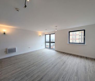 2 bedroom flat to rent - Photo 2