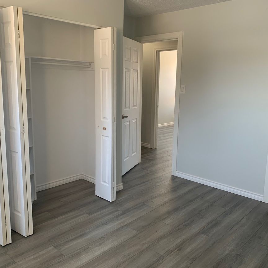 4 Bedrooms - Photo 1