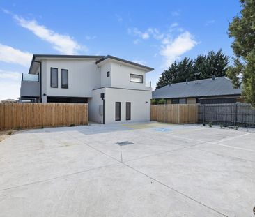 Utilities Included! Set in Leafy Heidelberg West! - Photo 6