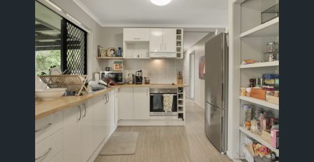 Perfectly Positioned - Your New Home Awaits! - Photo 4