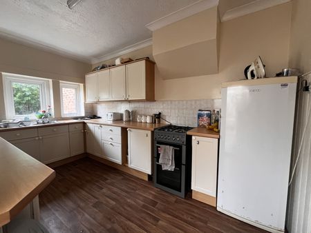 Shillito Road Parkstone, Poole, Dorset, BH12 2BN - Photo 5