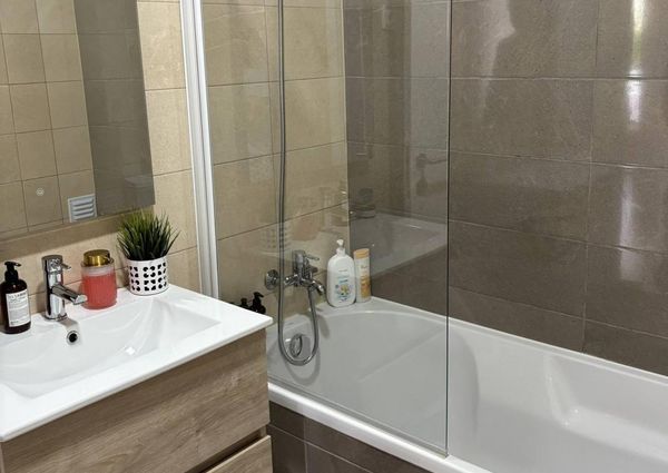 Quartos Grandes em T4 renovado Odivelas Entrada 1Junho