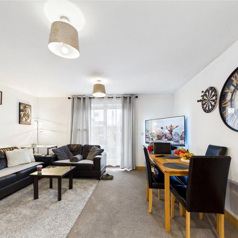 2 bedroom apartment to rent - Photo 1