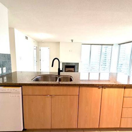 2 Bed 2 Bath Corner Unit 959 sqft Richmond high-rise near Skytrain - Photo 4