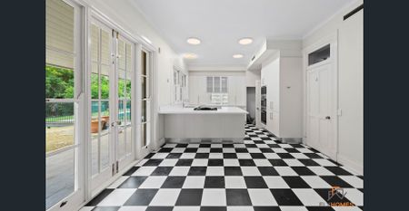 LOVELY ESTATE WITH A TENNIS COURT AND SWIMMING POOL - Photo 4