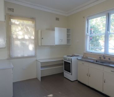 Spacious family home - Photo 5