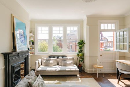 3 bedroom flat to rent - Photo 2