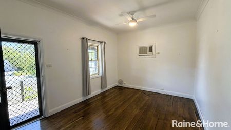 Renovated Family Home - Photo 4